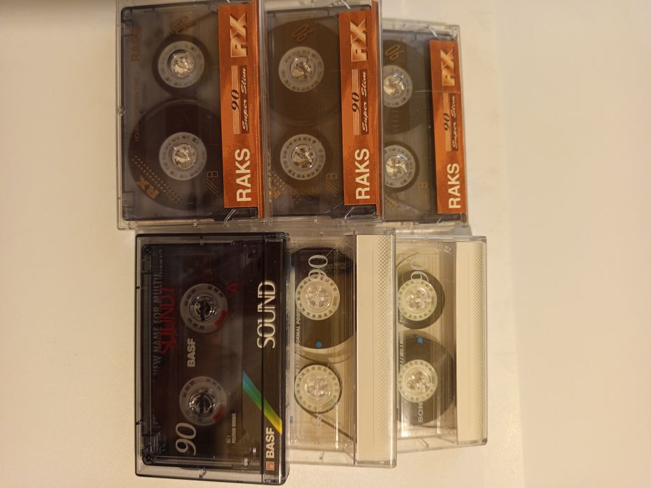 6 kaset audio lata 90