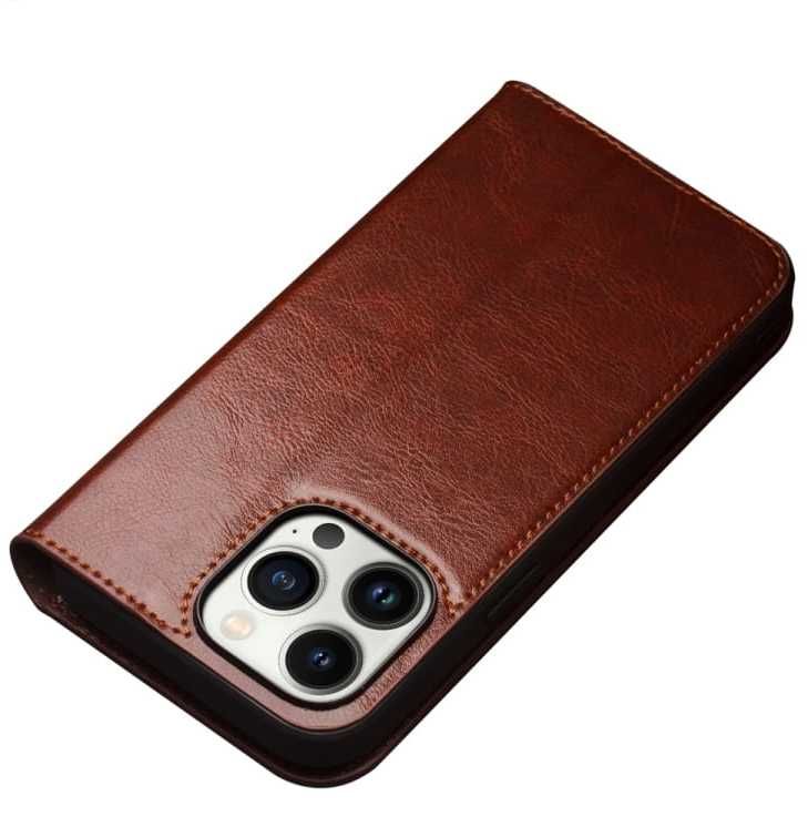 QIALINO Eleganckie Skórzane Etui do iPhone 14 Pro brązowe