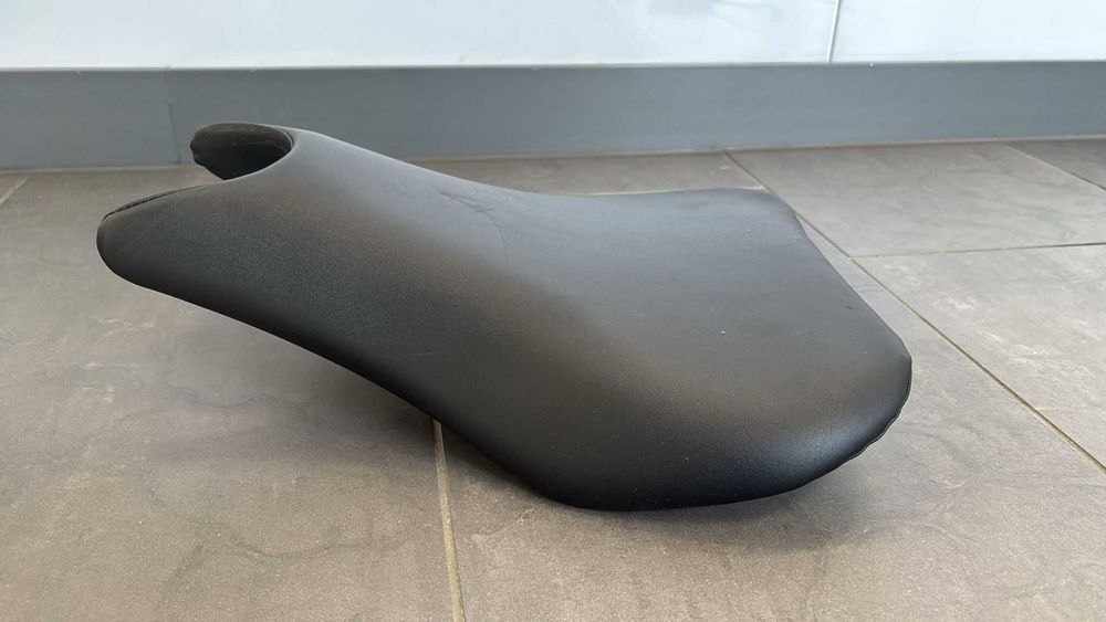 Siedzenie Kierowcy Kanapa Fotel Przód Suzuki GSX 125  17-20  [1654]