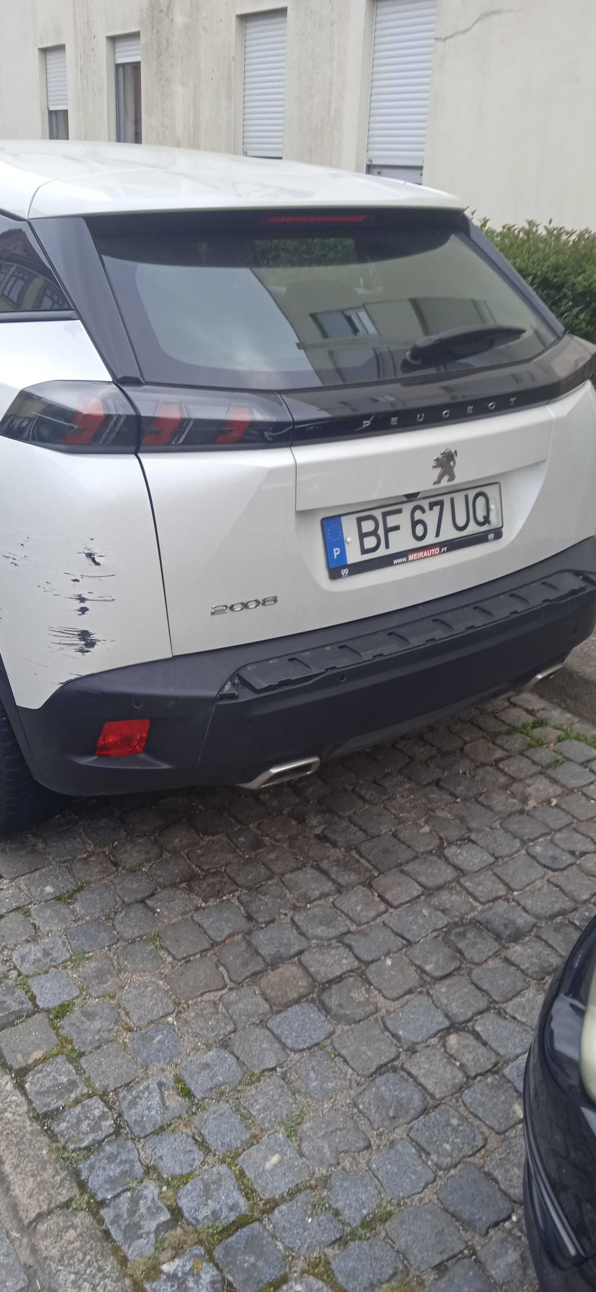 Peugeot 2008 versão Allure 1.2 Pure Tech
