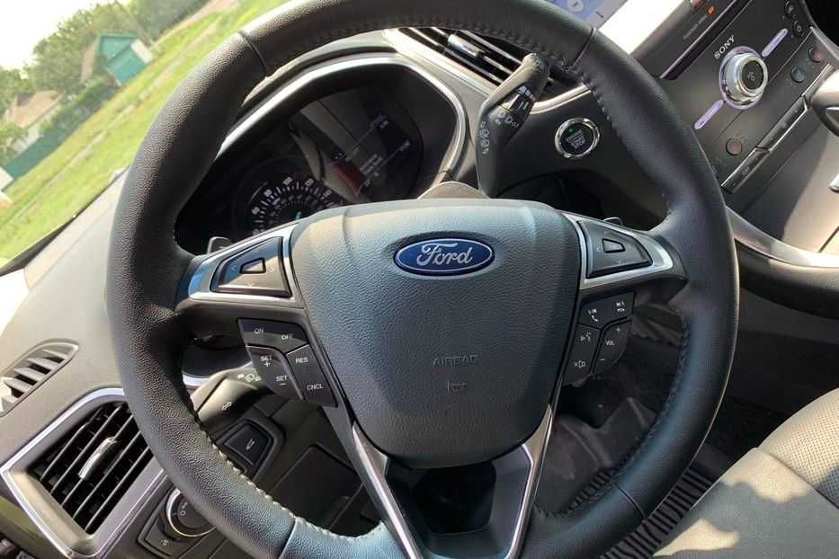 Продам Ford Edge Titanium 2018 года в Киеве