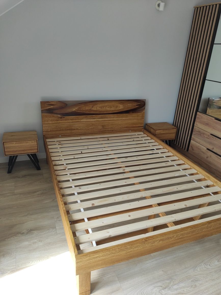 Łóżko lite dębowe 160x200 szafeczki wiszące