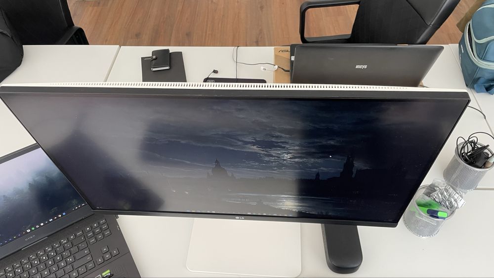 Monitor LG Ultrafine 27" 4K UHD 60Hz Branco
