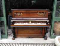 Antigo piano Kriegelstein & Cia. Paris