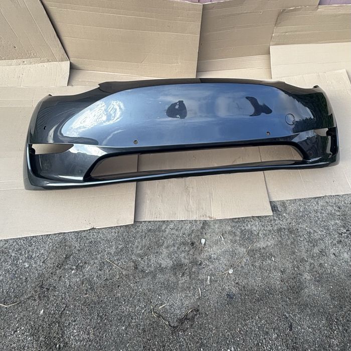 Ідеальний стан передній бампер графітового кольору PMNG MY M3 tesla y