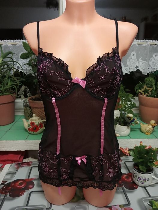 Koszulka -halka z przyczepkami na pończochy 80 B