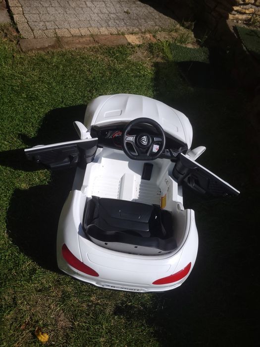 Samochód RSport Auto na akumulator dla dzieci zdalnie sterowane blueto