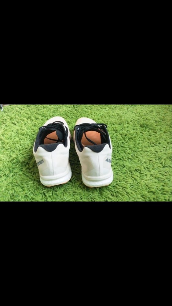 Кроссовки adidas terrex