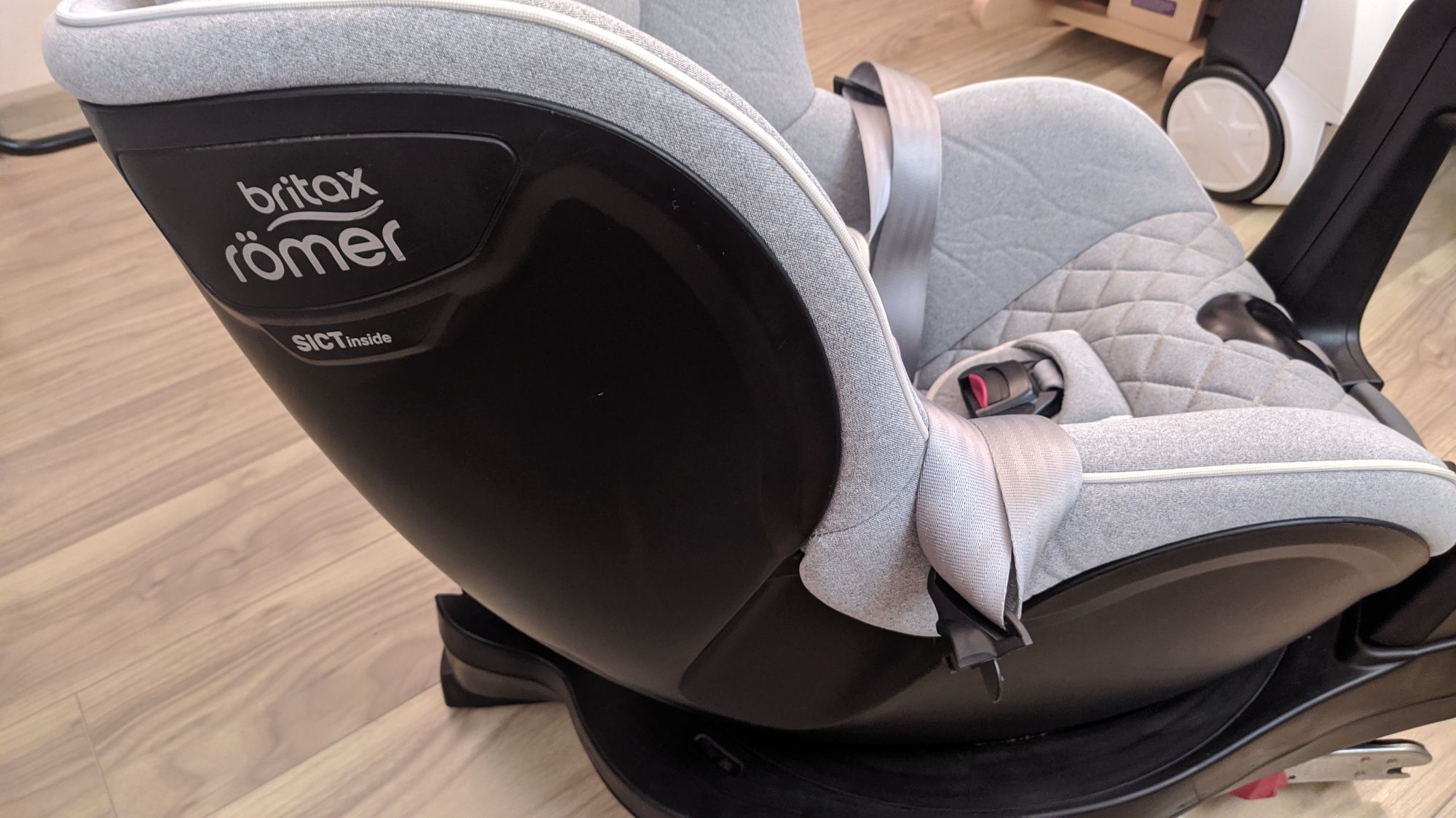 Britax Romer Dualfix M  i-size Nordic Grey