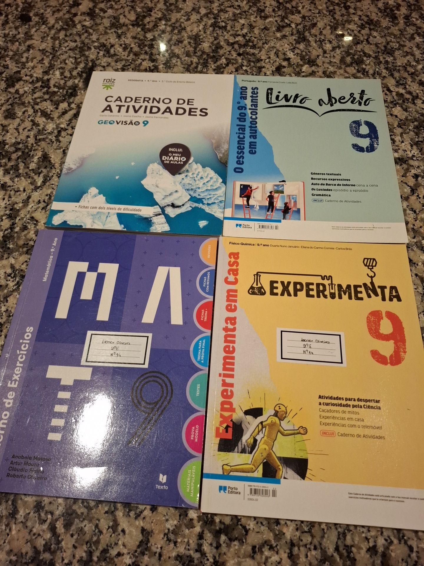 Livros de actividades do  9 ano