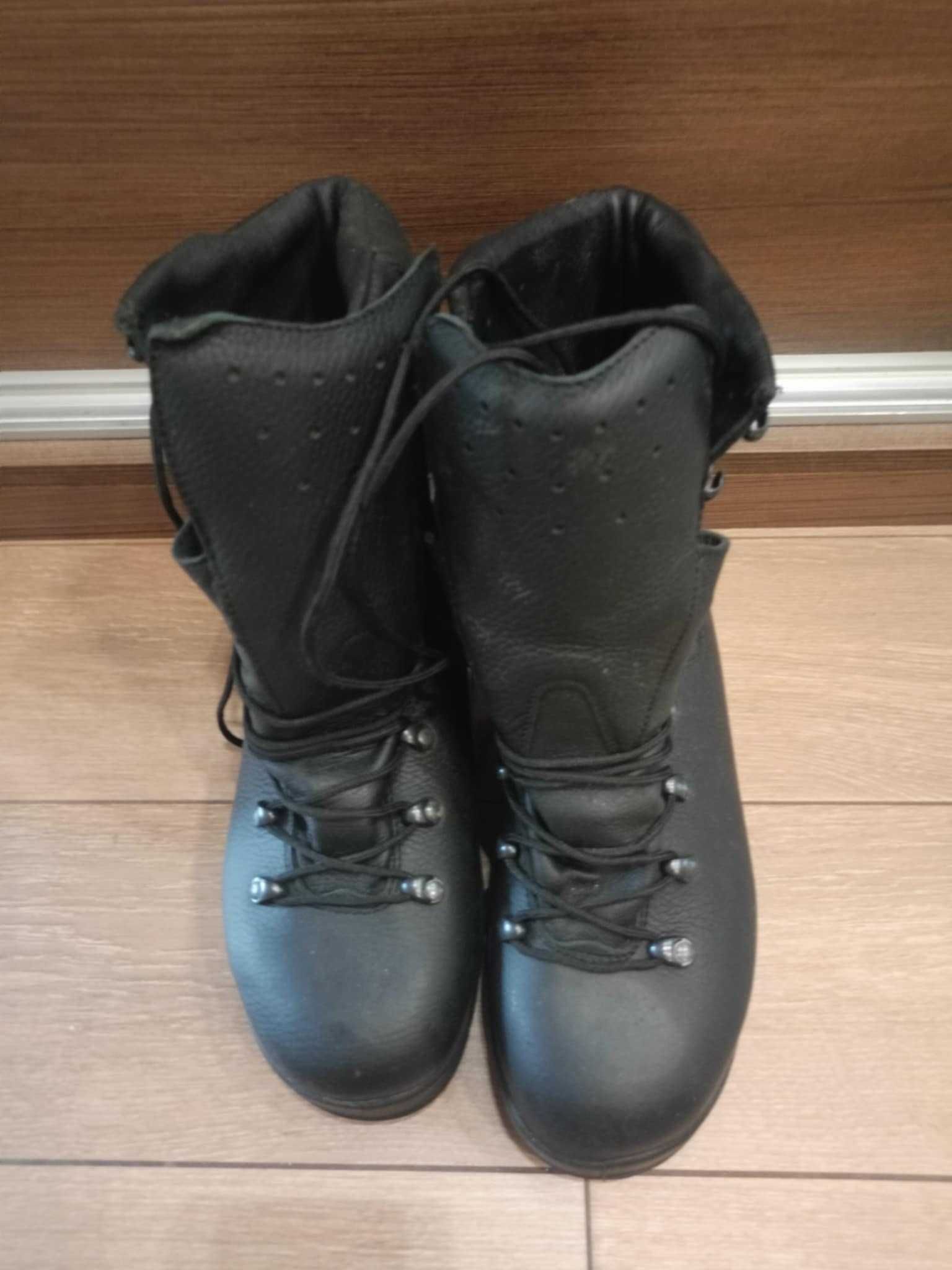 Buty wojskowe  PROTEKTOR 933/MON. Rozmiar 27,5.
