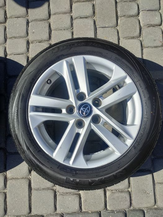 Felgi i opony letnie,koła Toyota 16 cali, 5x114,3