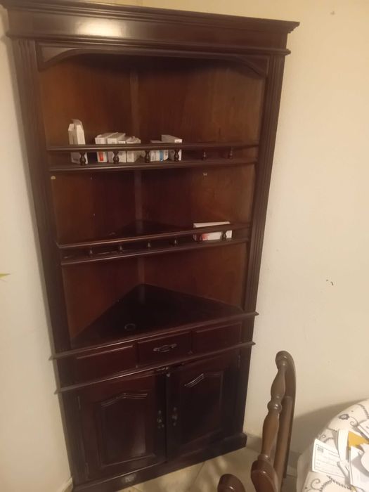 Movel de canto em mogno