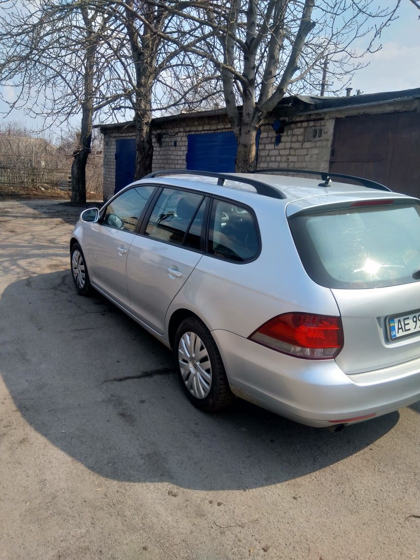 Продам машину Volkswagen Golf 6