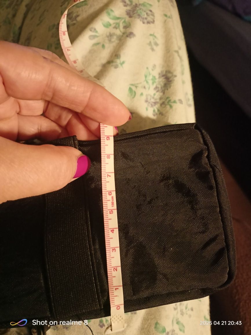 Torebka na telefon i dokumenty