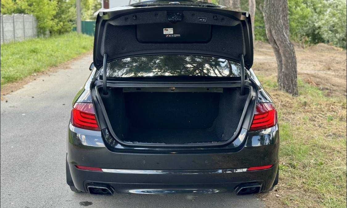 BMW 550i 2011 рік