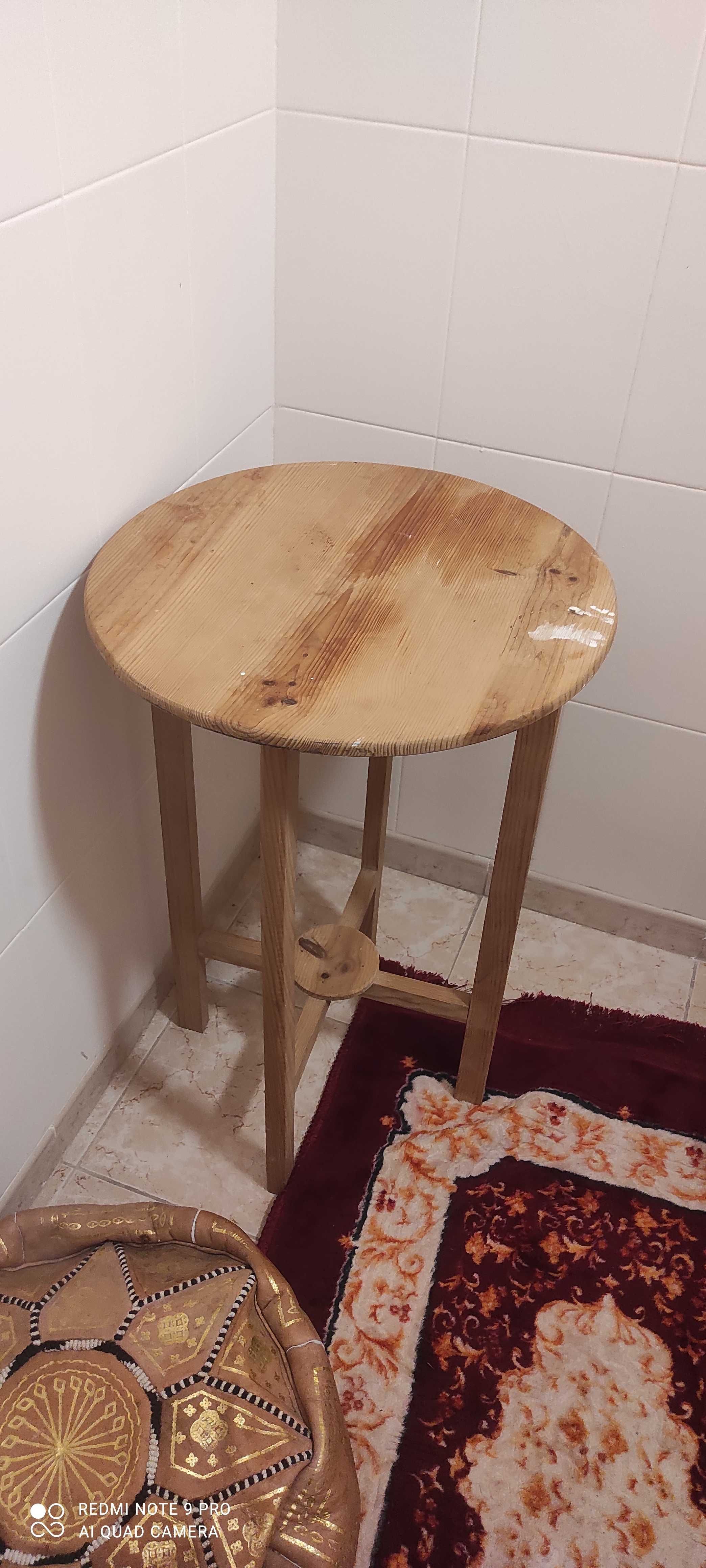 Espelho e mesa decoração e apoio