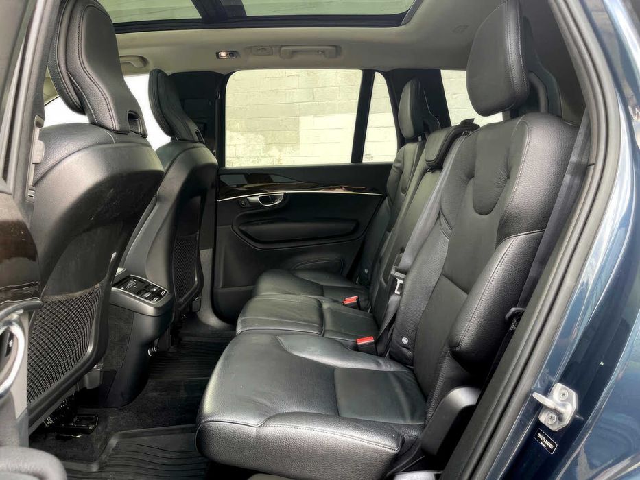 Volvo XC90      2019