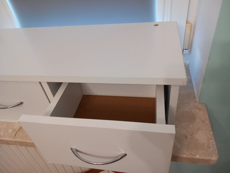 Półka  z szufladami