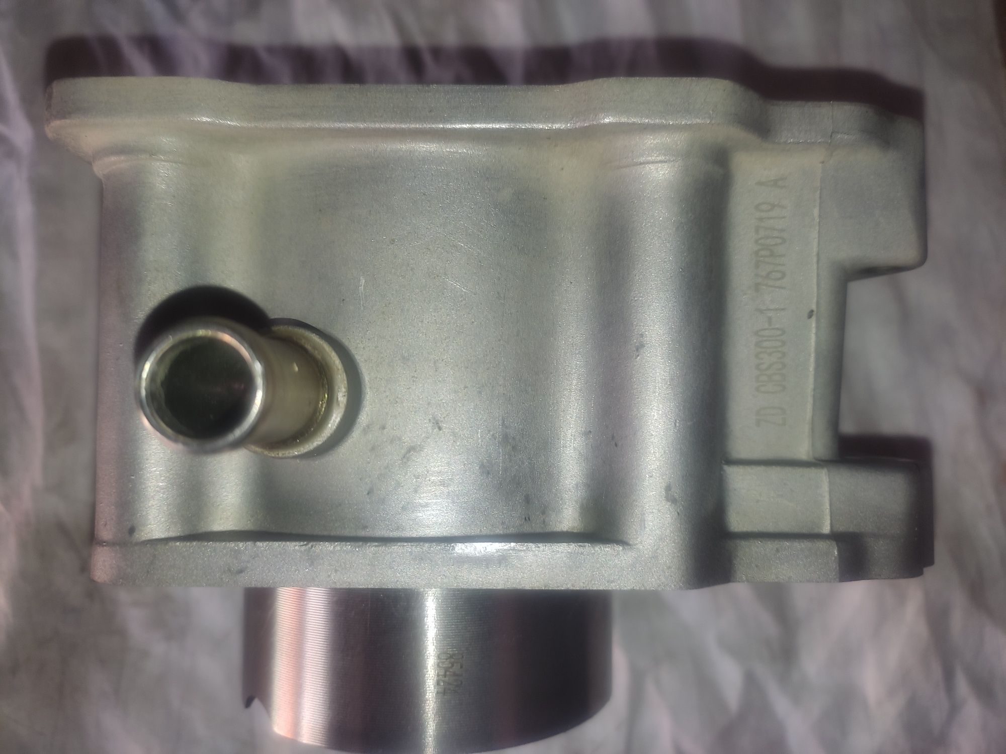 Циліндр GEON , KOVI 174 MN 300 CBS . Двигун NB 300