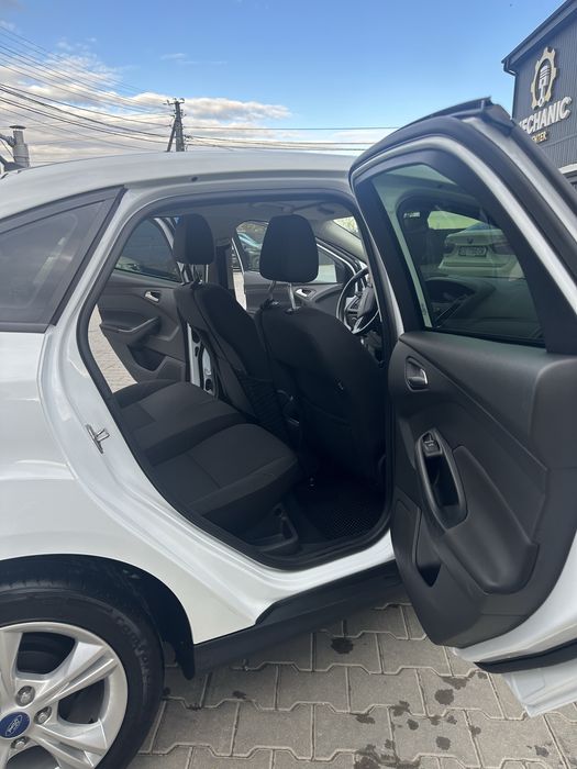 Ford Focus 2017 3(FL) 1.6 бензин 105 к.с. MT