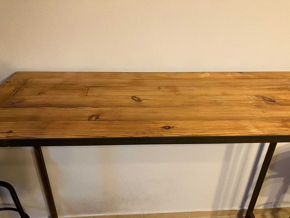 Mesa de sala/cozinha e bancos de estilo industrial vintage