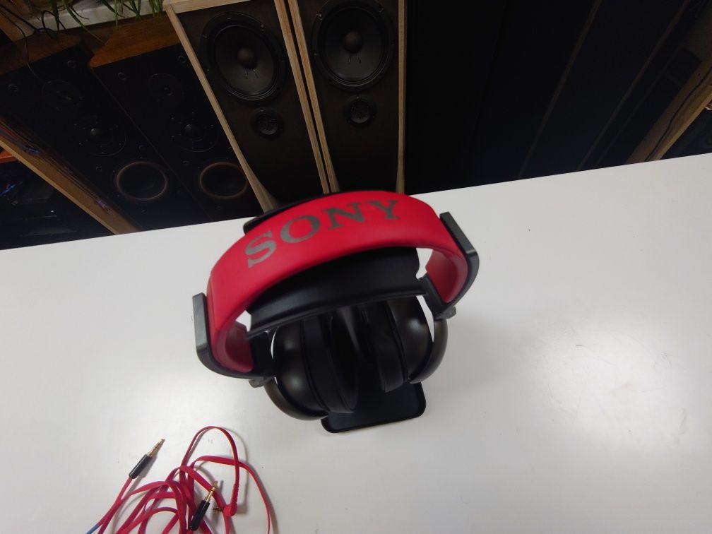 Hi-Res наушники на базе Sony MDR-X05