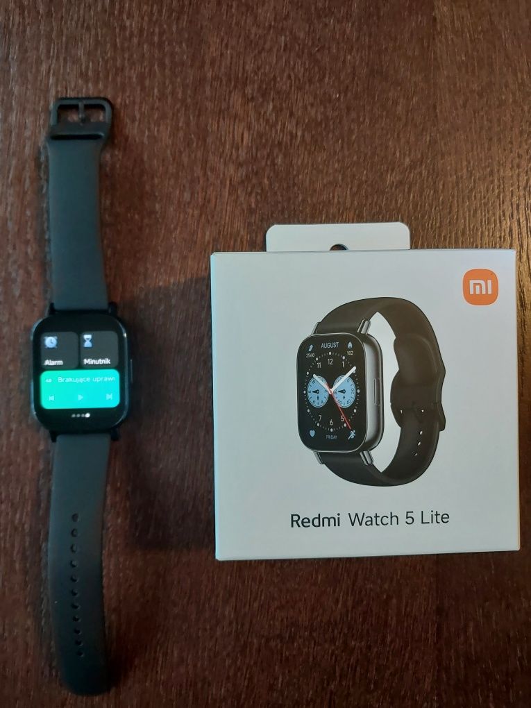 Smartwatche Radmi Watch 5 Lite.
