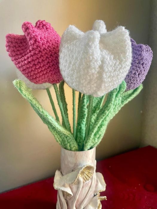 Tulipany wykonane na szydelku (bukiet)