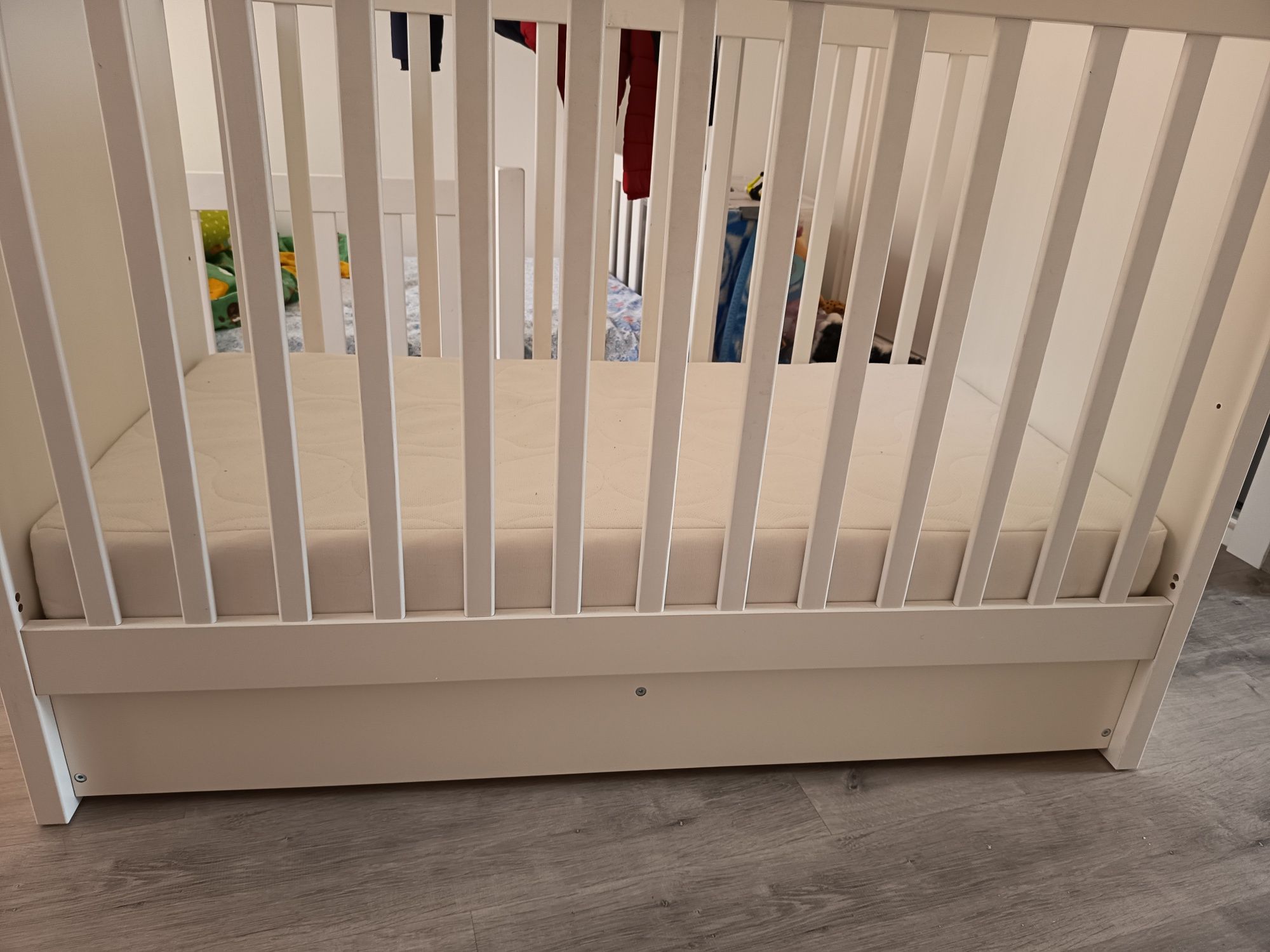 Cama bebé IKEA e colchão