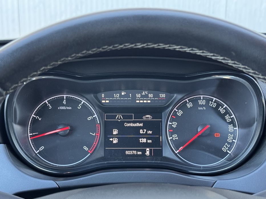 Opel Corsa 1.2 2018 com 59000km Muitos Extras