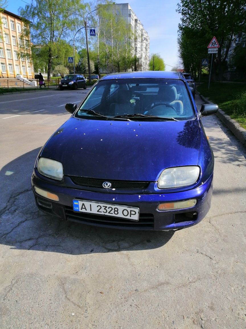 Mazda 323 1995 хетчбек