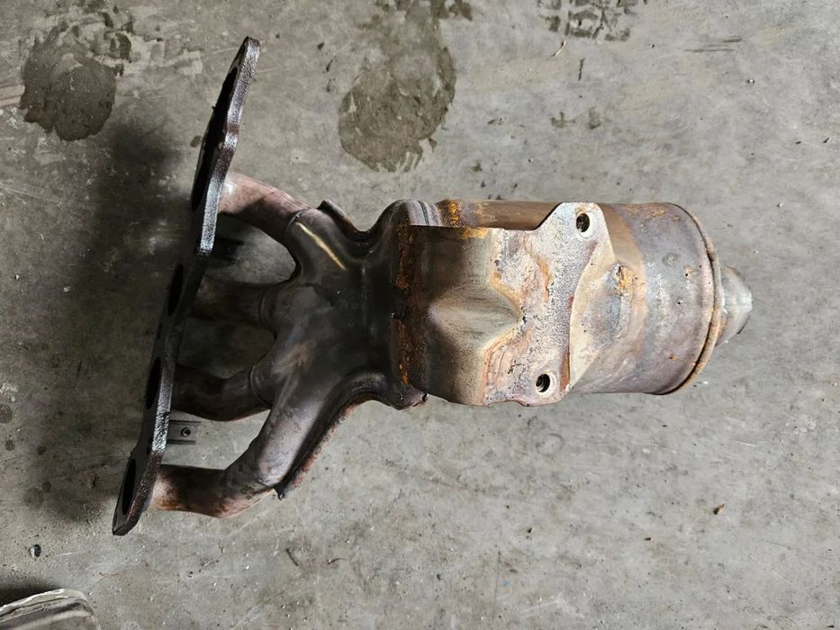 Volvo V50 S40 Ford Focus MK2 C-Max 1.8 16V kolektor wydechowy katalizator 4M51-5F297-RA