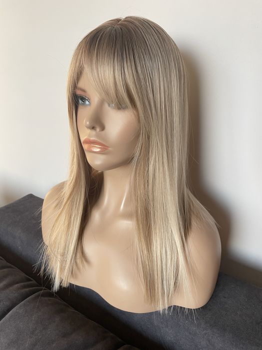 Peruka wlosy odcien blond grzywka