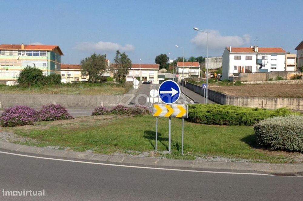 2 Terrenos para construção em Pedrouços