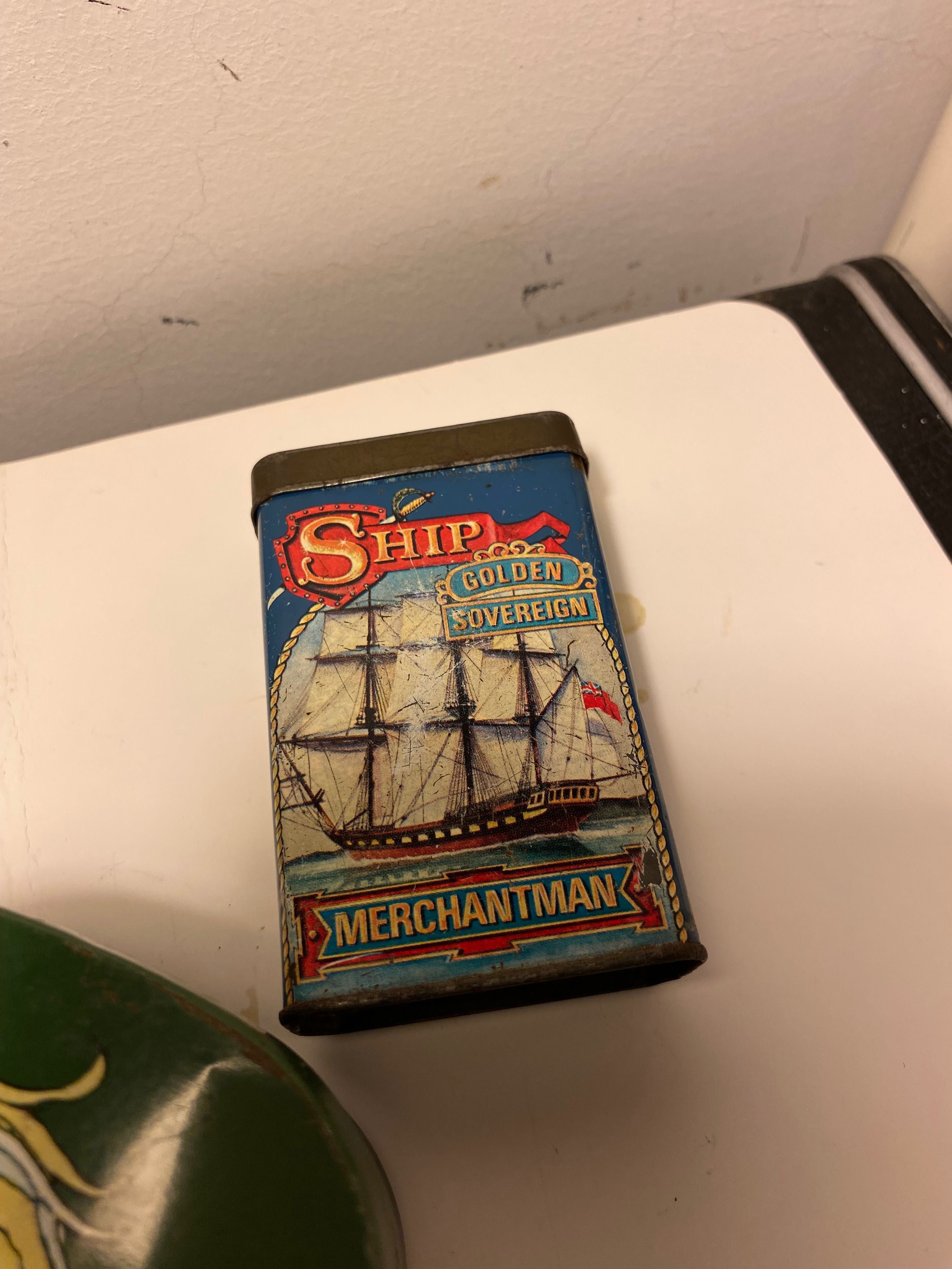 Latas antigas de coleção