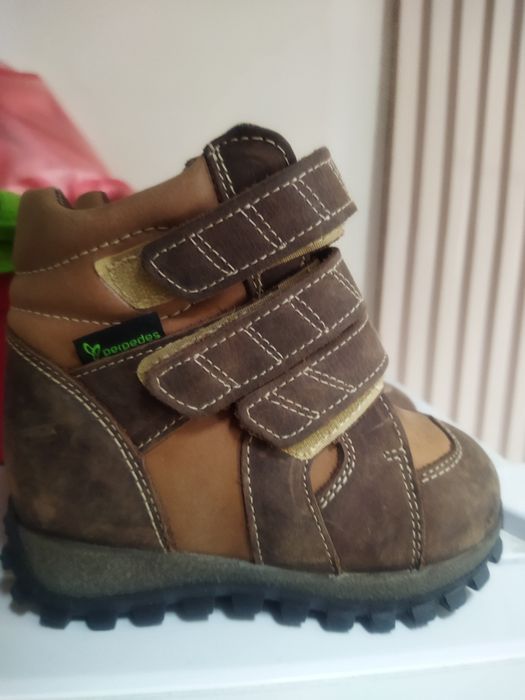 Дитячі чобітки осінь