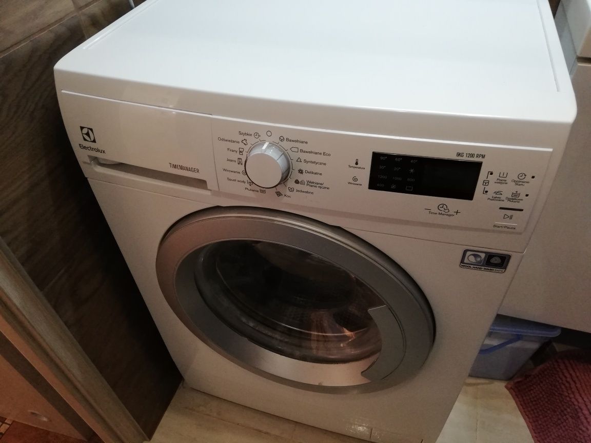 Pralka ELECTROLUX 1200 obr 6 kg 60x40 EWS11264SDU