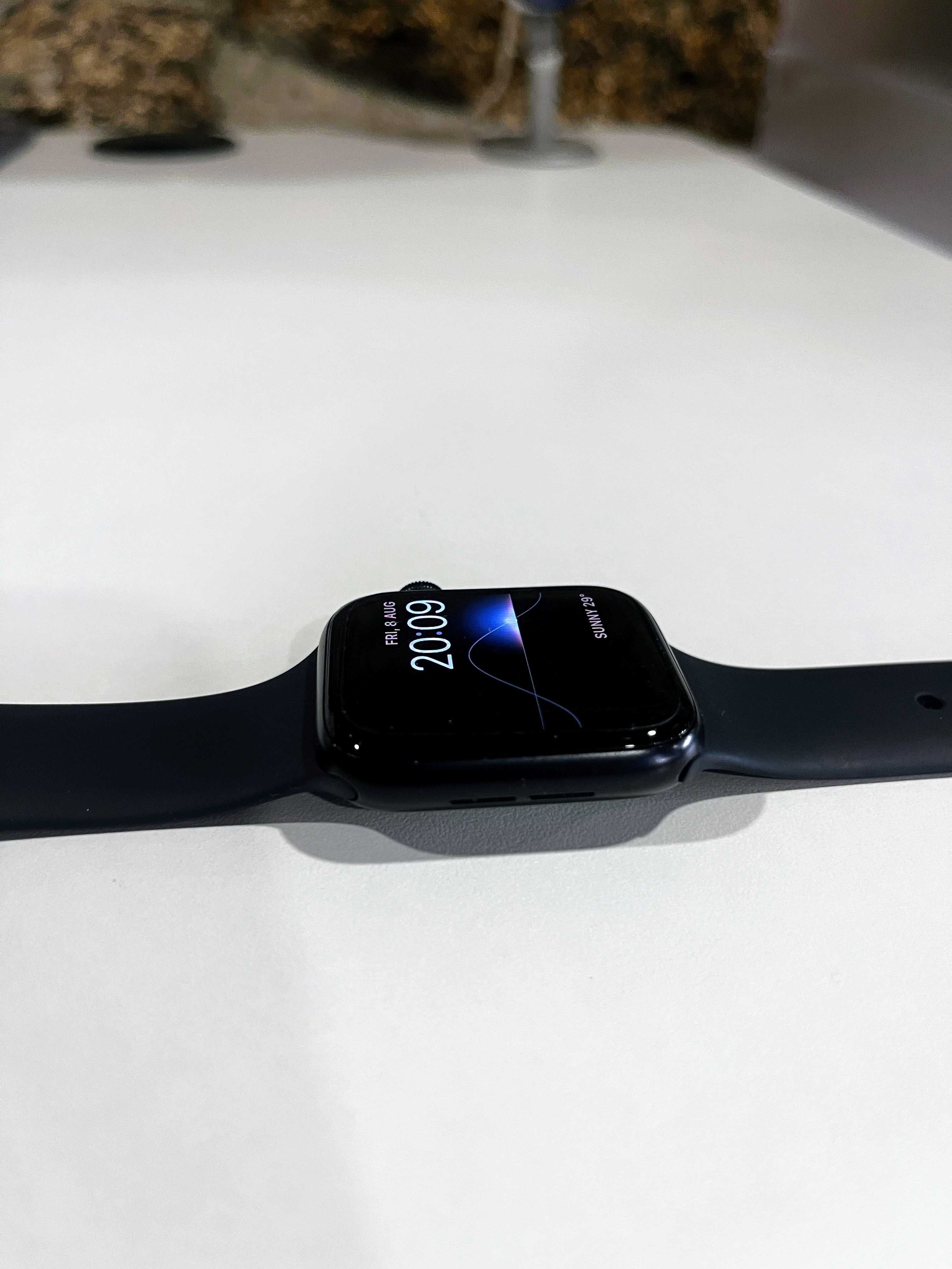 Apple Watch SE (2ª geração) - GPS + Cellular - 44mm Alumínio