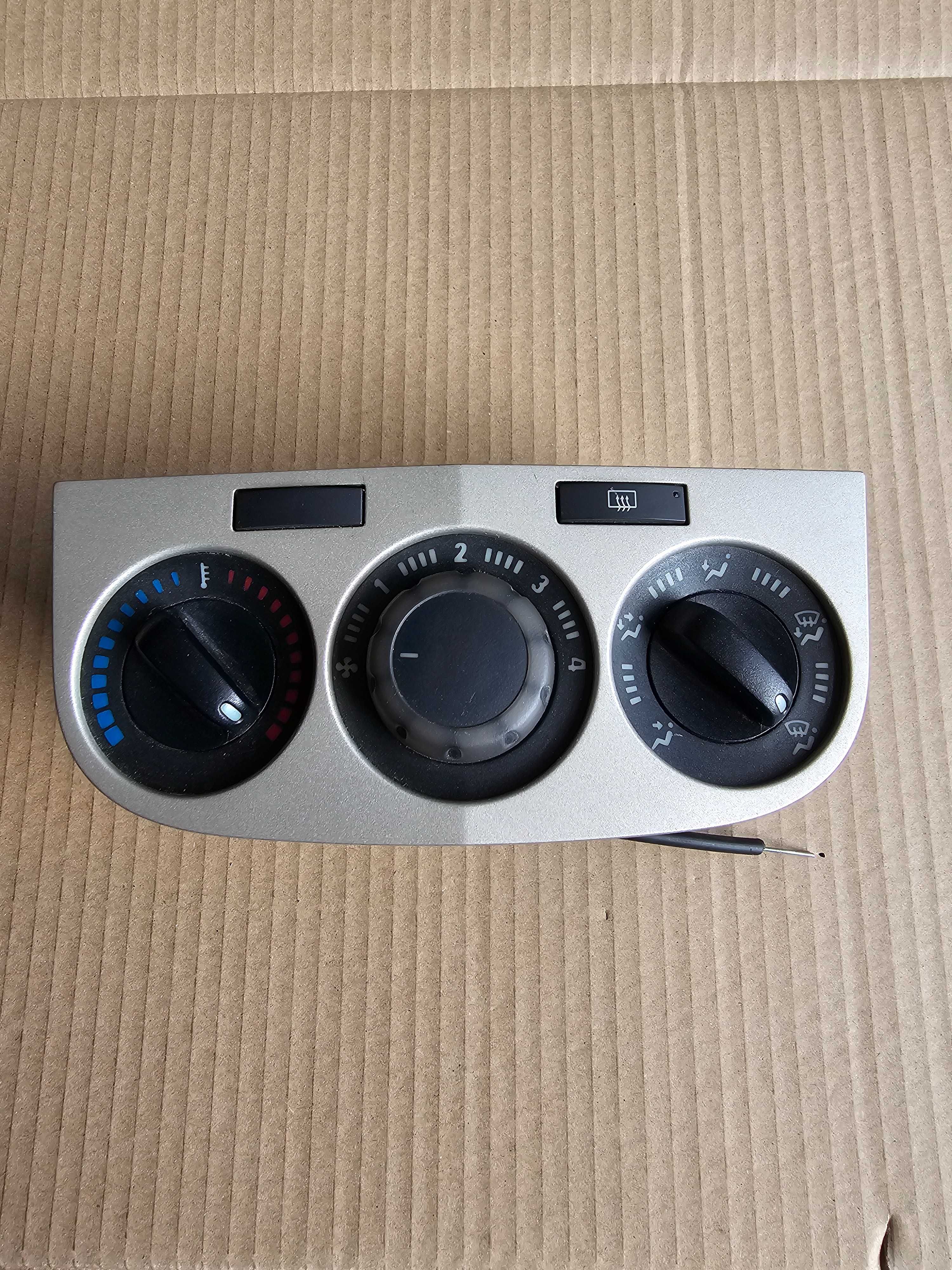 Panel Nawiewu Opel Corsa D