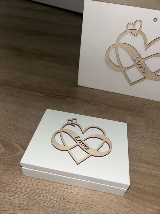 Skrzynka na koperty+pudełko na obraczki