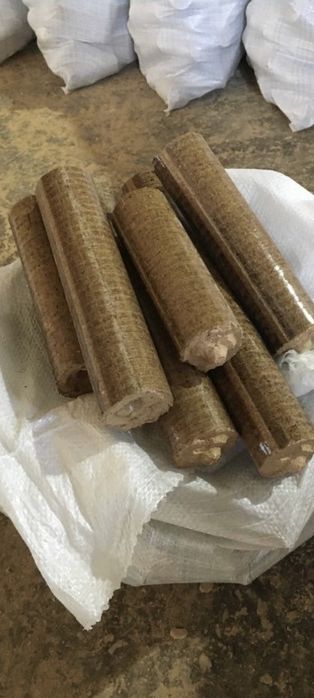 Брикеты деревянные Дуб пшеничные брикети деревʼяні