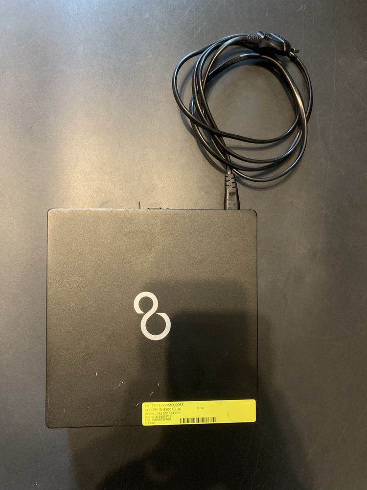 Fujitsu Esprimo Q958 i5 • 8GB RAM • SSD 256GB cichy