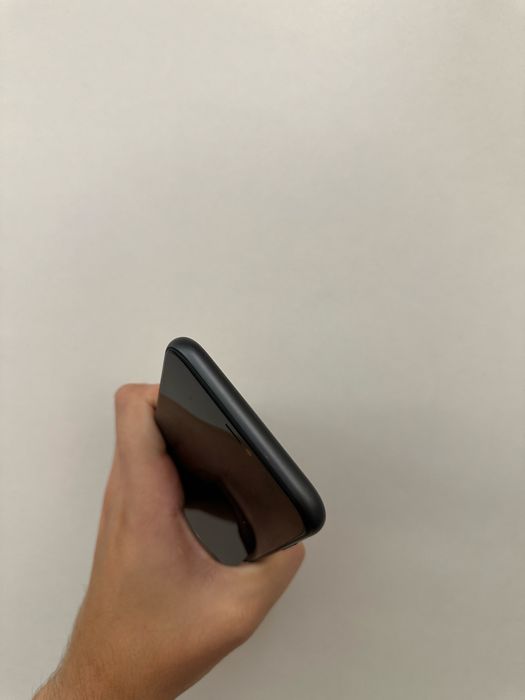 iPhone 11, 128 Гб, неверлок, 84% акб