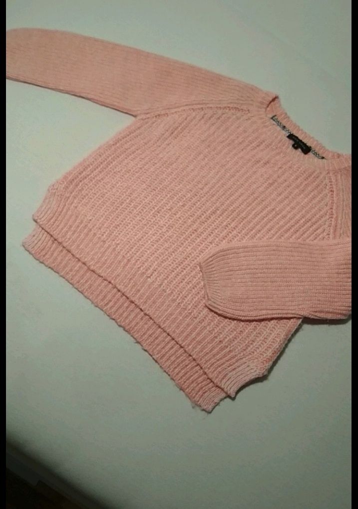 Sweterek dziewczęcy