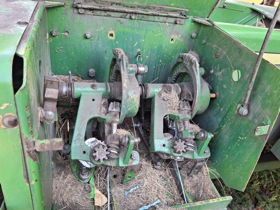 Продам пресс- підбирач джон дір 456