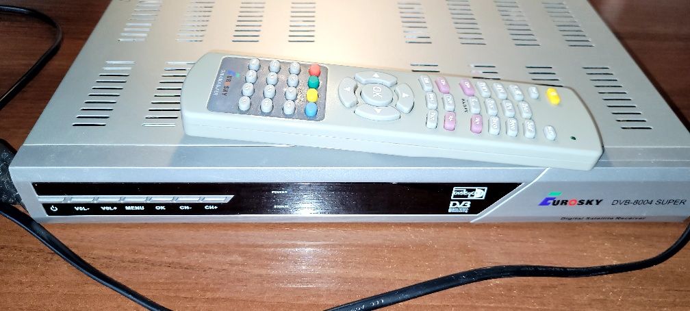 Тюнер спутникового телебачення DVB-8004 SUPER