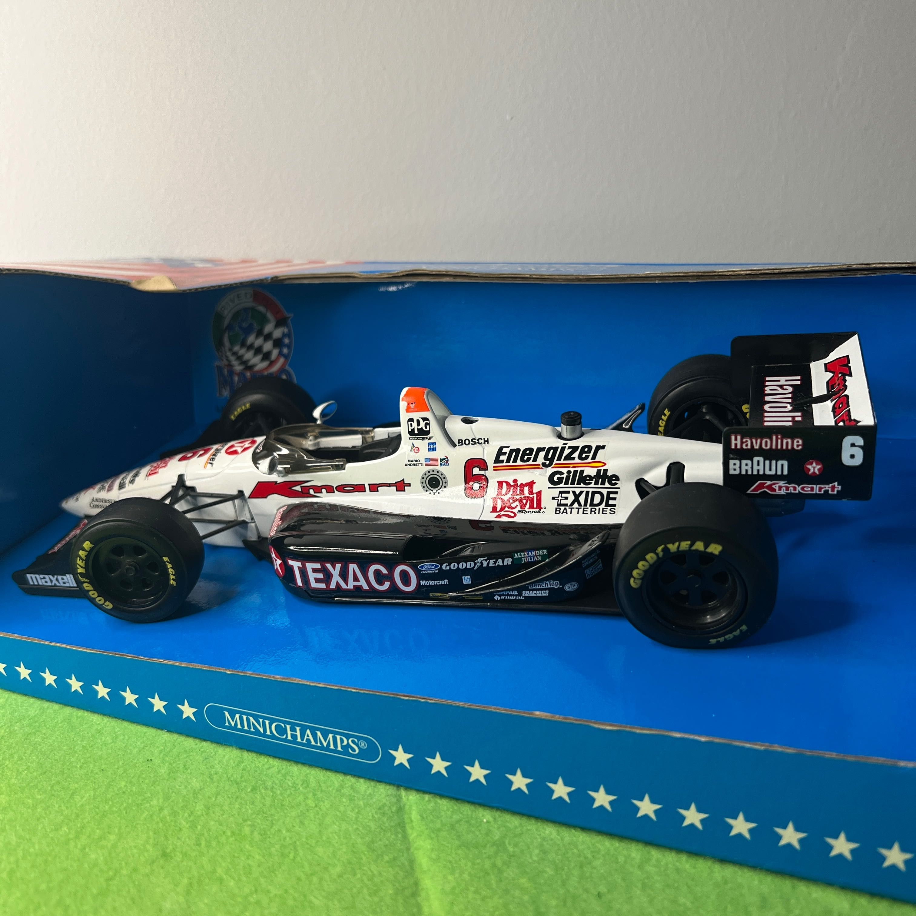 F1 Lola Ford T94/00 MiniChamps 1:18 – Mario Andretti Tour 1994 Branco