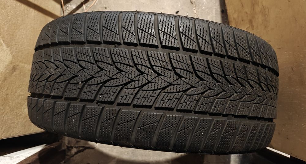 4 opony Imperial 255/35 R20 zimowe
