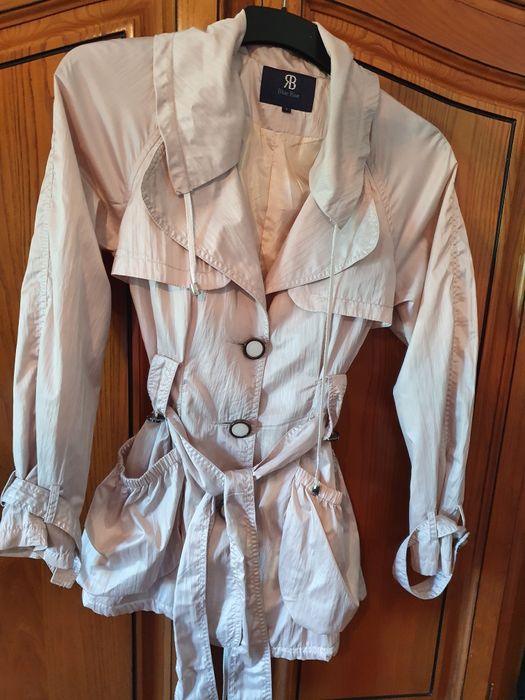 Casacos e Vestidos de Senhora.